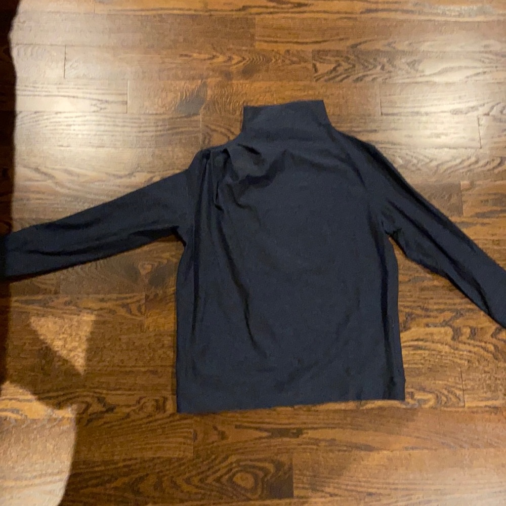 Lululemon turtle neck never worn